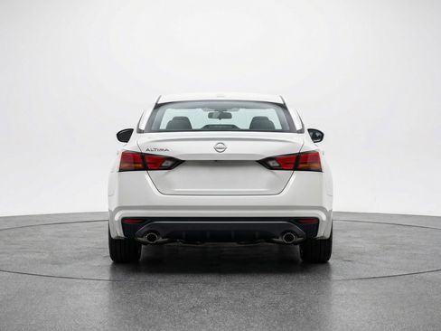 Used 2025 Nissan Altima 2.5 SV FWD image 7