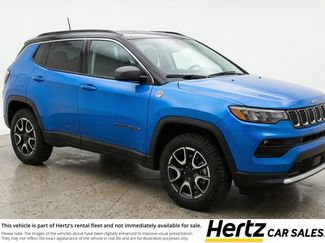 Used 2025 Jeep Compass Trailhawk video 1