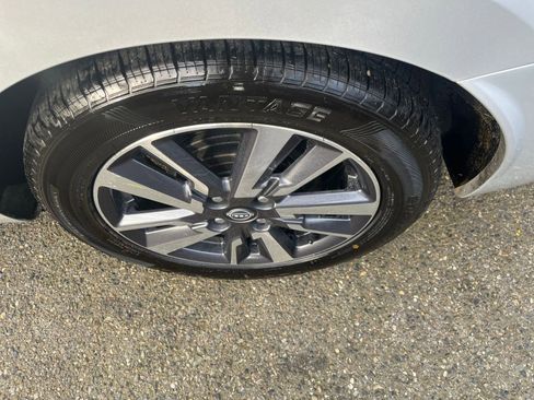 Used 2025 Nissan Versa SV image 30