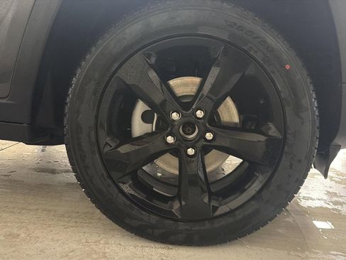 New 2026 Jeep Grand Cherokee Limited w/ Limited Altitude Package image 11