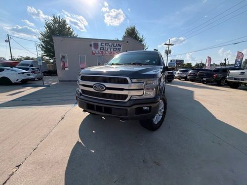 Used 2019 Ford F150 Platinum w/ Equipment Group 701A Luxury AWD/4WD image 3