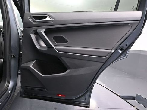 Used 2019 Volkswagen Tiguan SEL Premium R-Line FWD image 39