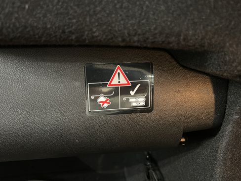 Used 2014 Mercedes-Benz E 550 Cabriolet image 37
