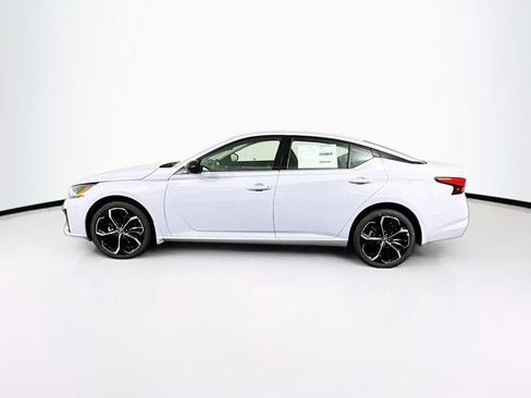 New 2025 Nissan Altima 2.5 SR image 8