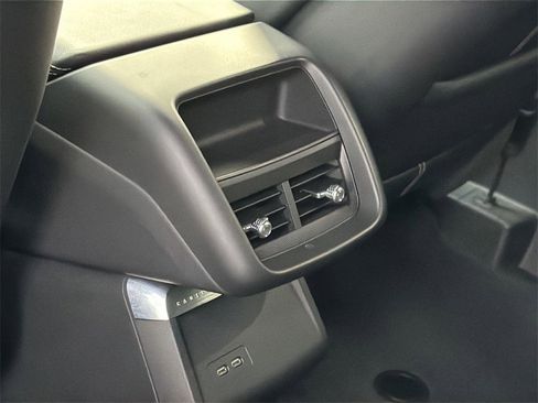 Used 2025 Cadillac Lyriq Luxury image 27