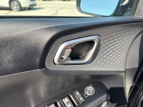 Used 2023 Kia Soul LX w/ Option Group 015 FWD image 24