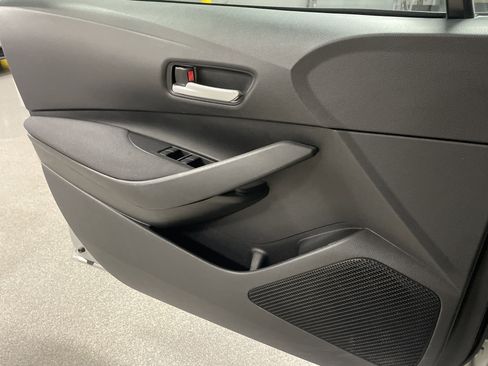 Used 2021 Toyota Corolla LE image 14