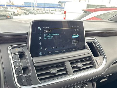 Used 2024 Chevrolet Suburban LT image 18