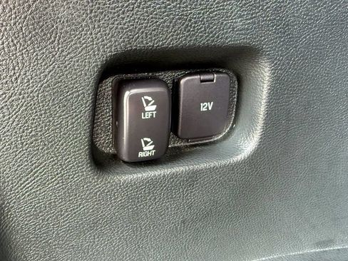 Used 2021 Ford Edge Titanium AWD/4WD image 18