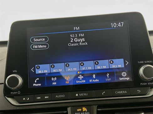 Used 2024 Nissan Altima 2.5 SV image 17