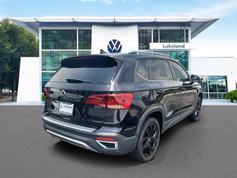 Used 2023 Volkswagen Taos SE w/ Black Wheel Package FWD image 3