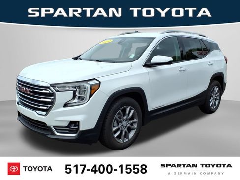 Used 2024 GMC Terrain SLT FWD image 1