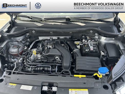 Used 2023 Volkswagen Taos SE w/ Panoramic Sunroof Package AWD/4WD image 28
