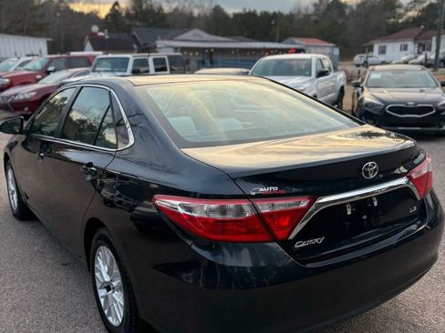 Used 2017 Toyota Camry XLE image 9