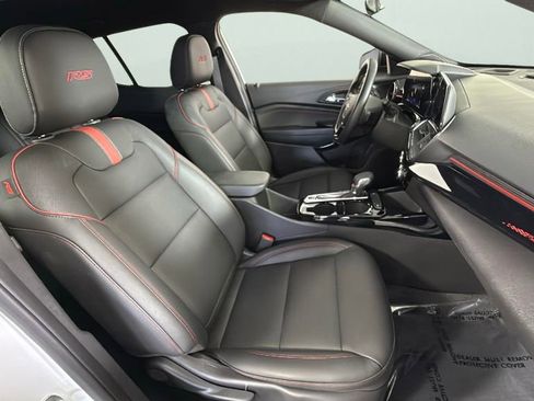 Certified 2025 Chevrolet Trax RS w/ Driver Confidence Package image 31