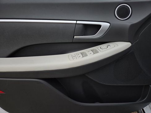 Certified 2025 Hyundai Sonata SE FWD image 17