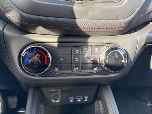 Used 2023 Chevrolet TrailBlazer RS image 18