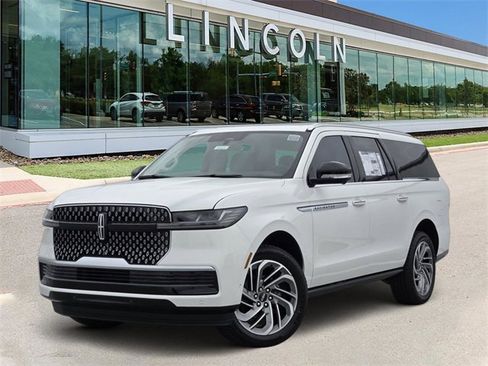 New 2025 Lincoln Navigator L Reserve image 1