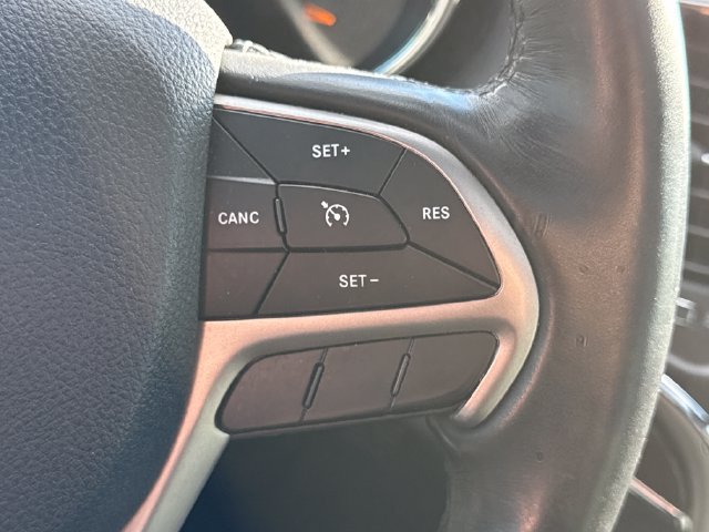 Used 2018 Jeep Grand Cherokee Overland AWD/4WD image 37