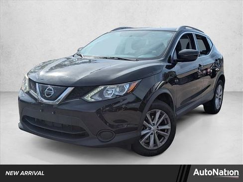 Used 2018 Nissan Rogue Sport SV image 1