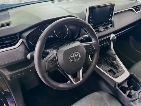 Used 2021 Toyota RAV4 XLE w/ Convenience Package AWD/4WD image 11