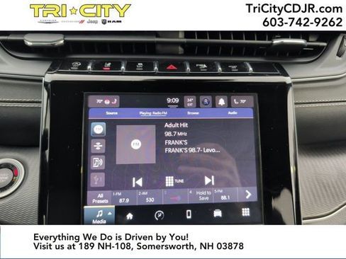 Used 2023 Jeep Grand Cherokee L Laredo image 23