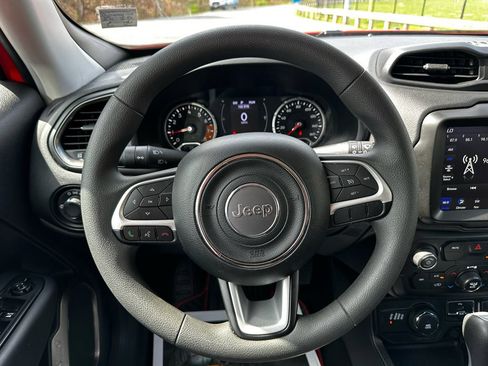 Used 2023 Jeep Renegade Latitude AWD/4WD image 22