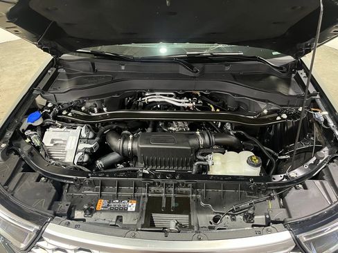 Used 2022 Ford Explorer Platinum w/ Equipment Group 601A image 6