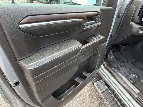 Used 2023 GMC Sierra 1500 SLT w/ SLT Premium Plus Package AWD/4WD image 11