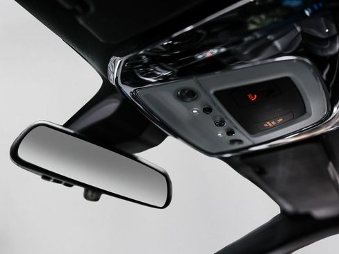 Used 2019 Rolls-Royce Wraith RWD image 51