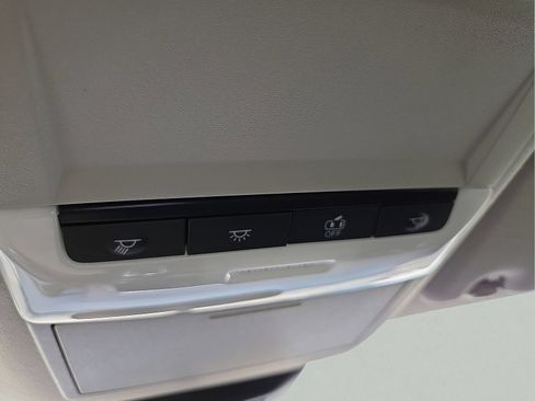 Used 2025 Nissan Sentra SR FWD image 47