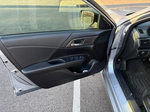 Used 2017 Honda Accord Sport Special Edition image 7