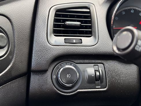 Used 2013 Buick Regal Premium FWD image 17