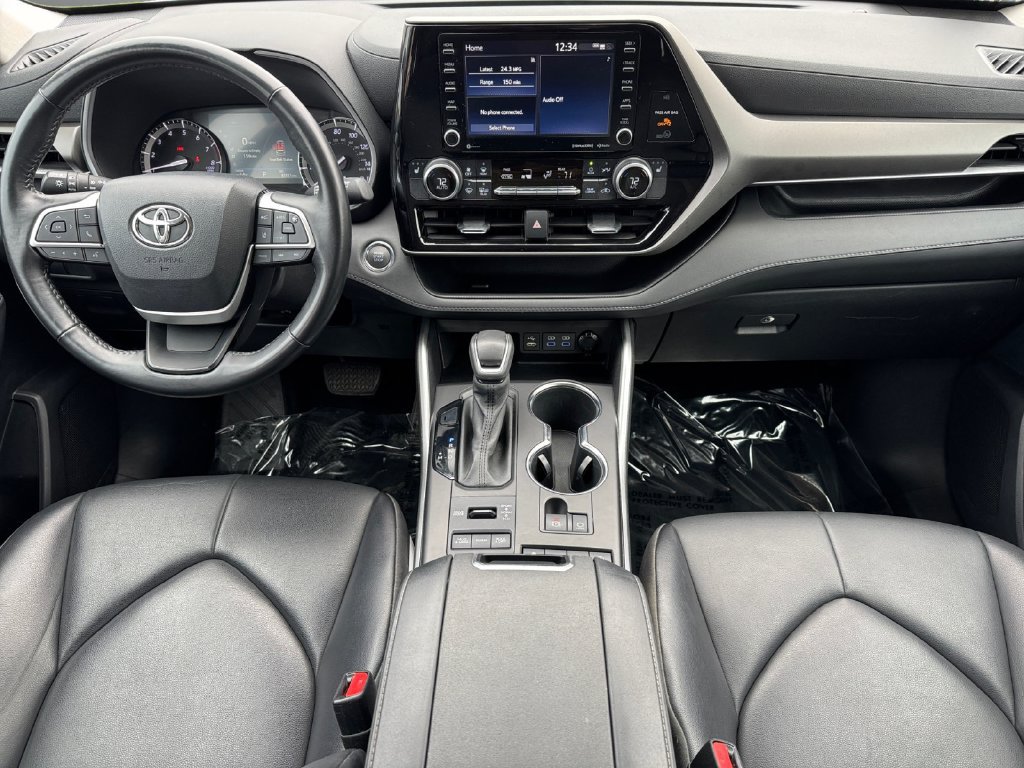 Certified 2022 Toyota Highlander XLE AWD/4WD image 12