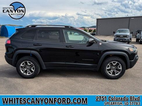 Used 2019 Jeep Cherokee Trailhawk AWD/4WD image 10