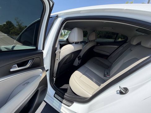 Used 2020 Genesis G70 2.0T RWD image 13