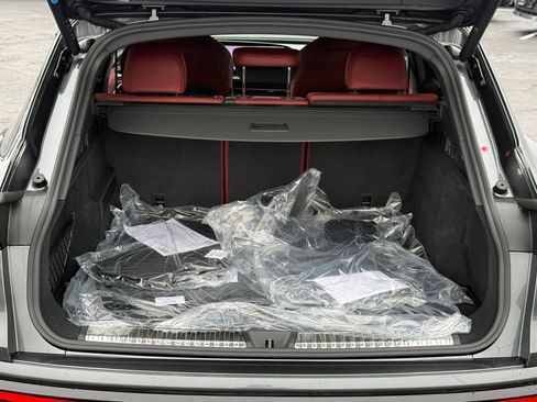 New 2026 Audi SQ5 Prestige AWD/4WD image 8