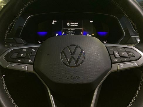 Used 2023 Volkswagen Tiguan SE image 17