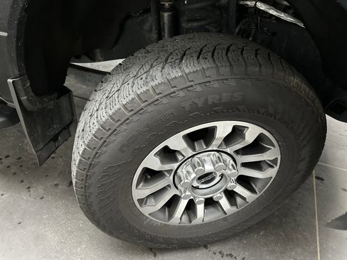 Used 2022 Ford F250 Lariat AWD/4WD image 6