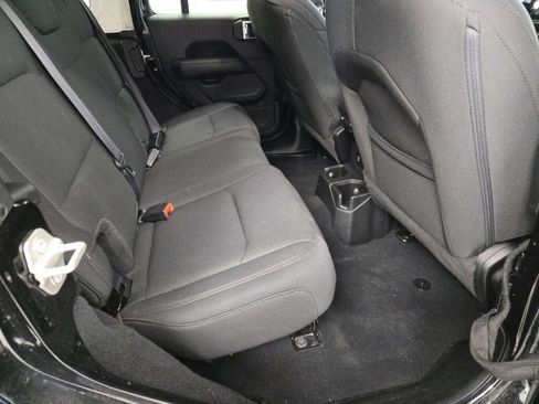 Used 2023 Jeep Wrangler Sahara image 11