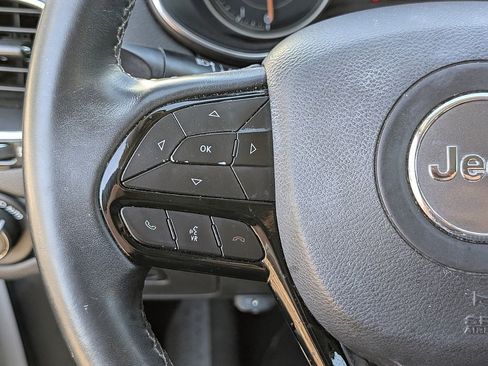 Used 2019 Jeep Cherokee Latitude Plus image 27