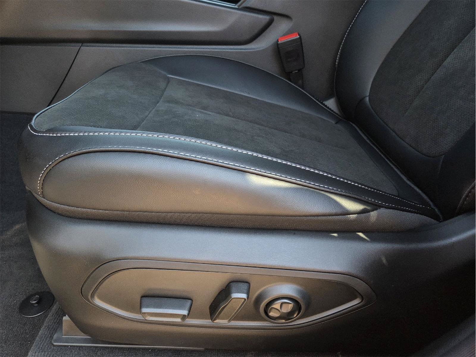 New 2027 Jeep Grand Cherokee Altitude RWD image 13
