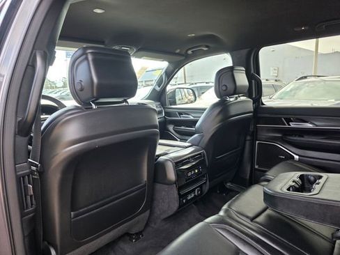 Used 2023 Jeep Wagoneer L Series II image 18