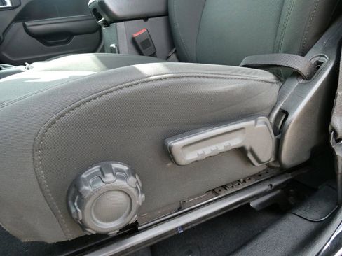 Used 2018 Jeep Wrangler Unlimited Sport AWD/4WD image 23