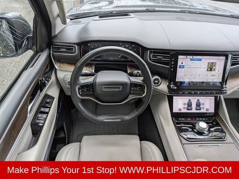Certified 2022 Jeep Grand Wagoneer Series I w/ HD Trailer Tow Package AWD/4WD image 15