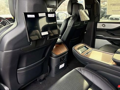 New 2026 Lincoln Navigator Black Label AWD/4WD image 16