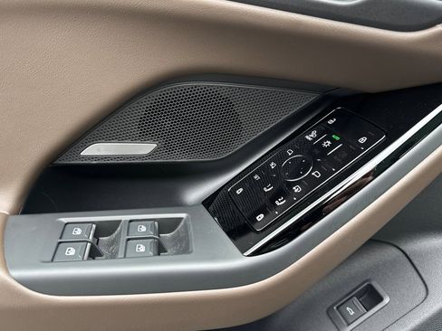 New 2025 Audi A6 e-tron Premium Plus image 8