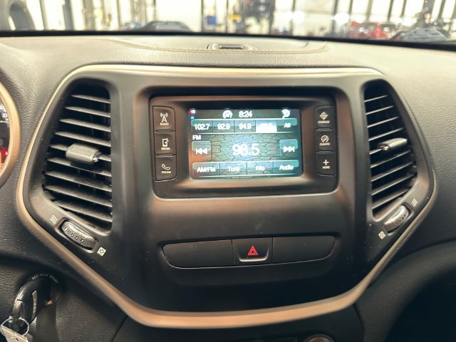 Used 2017 Jeep Cherokee Sport AWD/4WD image 26