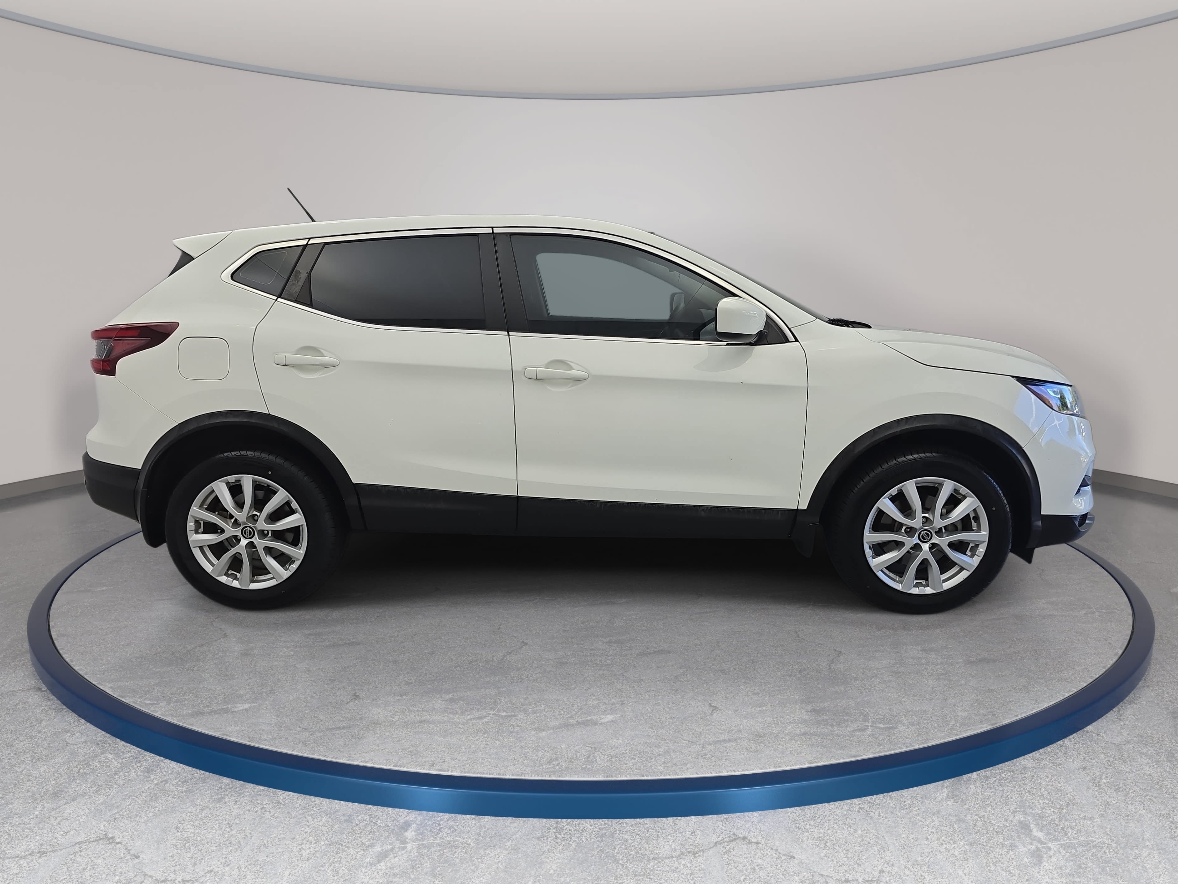 Used 2020 Nissan Rogue Sport S w/ Appearance Package FWD image 4