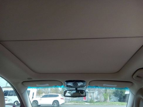 Used 2012 Hyundai Azera w/ Technology Pkg image 8